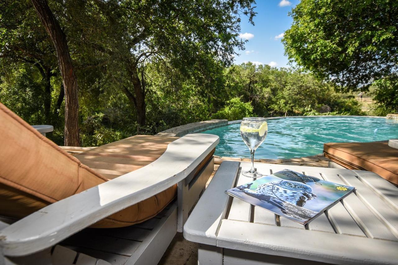 Leopard'S Lair Bush Lodge Hoedspruit Exterior photo