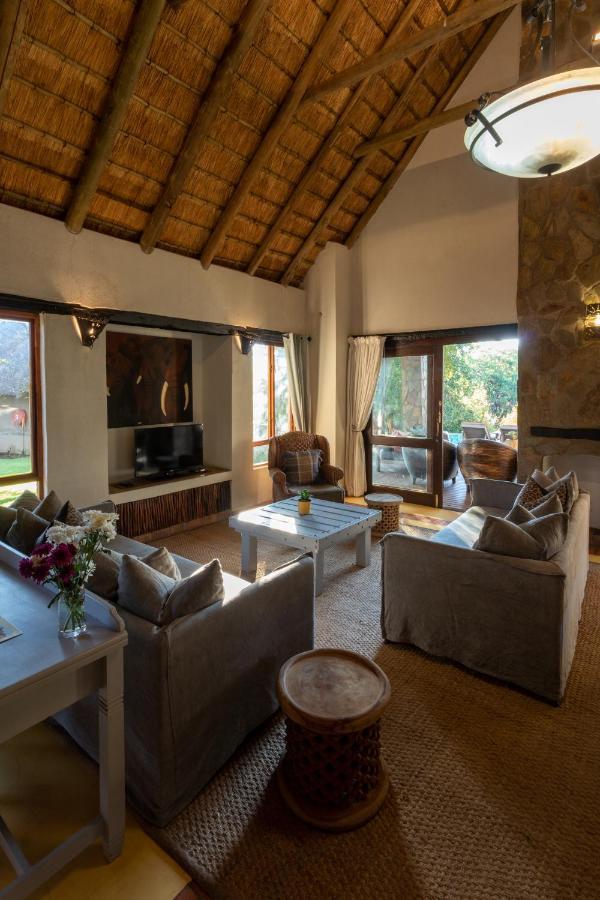 Leopard'S Lair Bush Lodge Hoedspruit Exterior photo